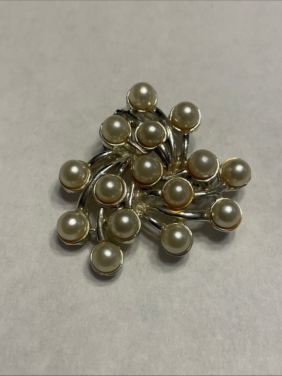 Emmons Jewelry - 1950s Emmons Silver Tone and Pearl Brooch